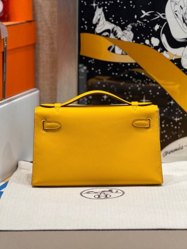 Milan Italy Hermes Kelly Pochette 22CM 9D Amber Swift Leather Gold Hardware