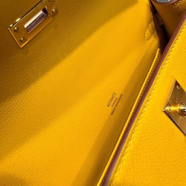 Milan Italy Hermes Kelly Pochette 22CM 9D Amber Swift Leather Gold Hardware
