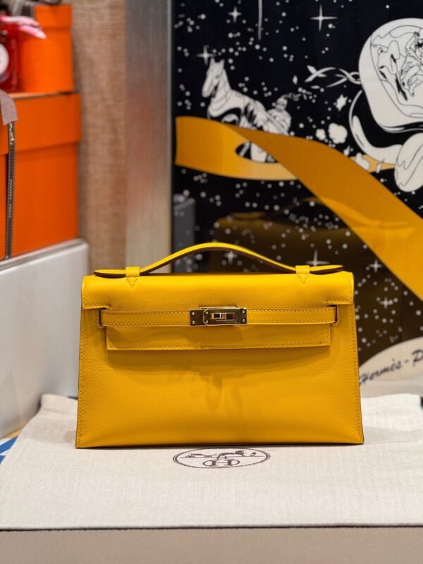 Milan Italy Hermes Kelly Pochette 22CM 9D Amber Swift Leather Gold Hardware
